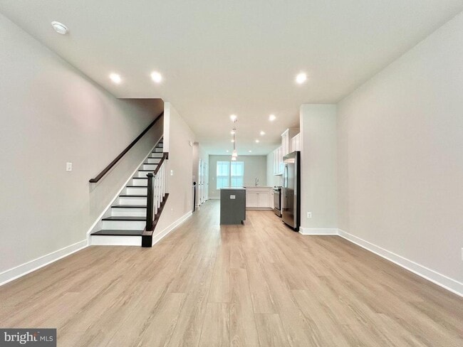 Building Photo - 4322 Ellipse Ter