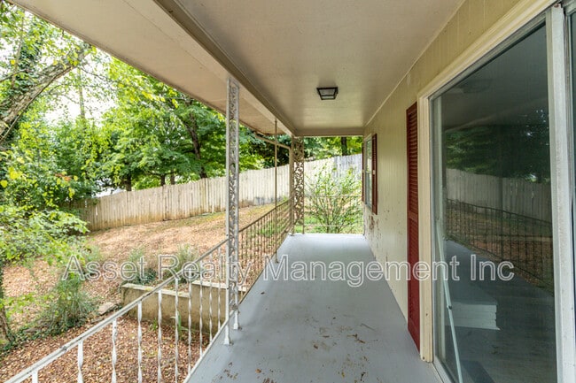 Building Photo - 630 Colonial Dr