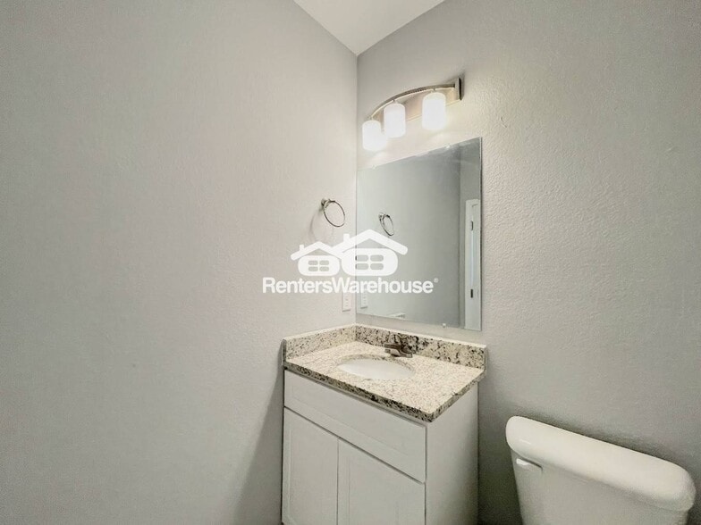 Building Photo - 1900 County St