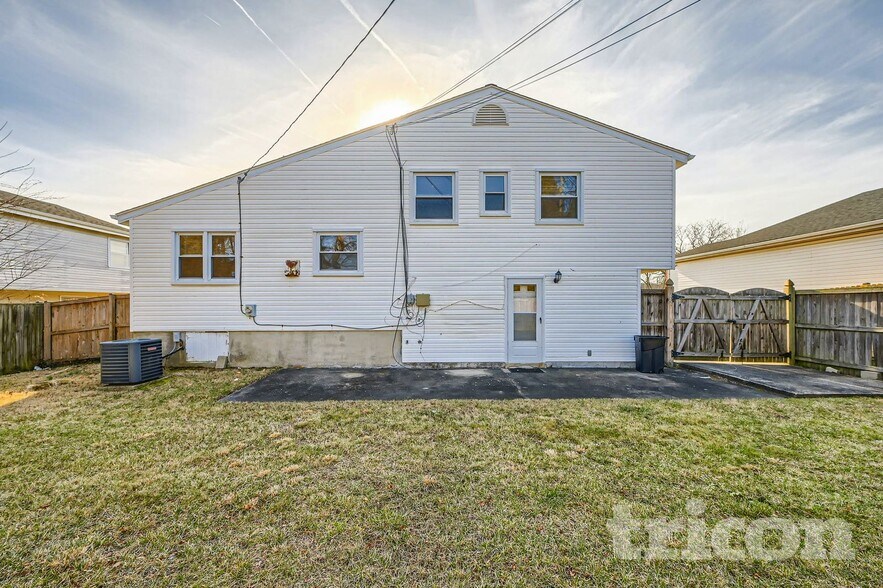 Building Photo - 7910 Brookhaven Rd