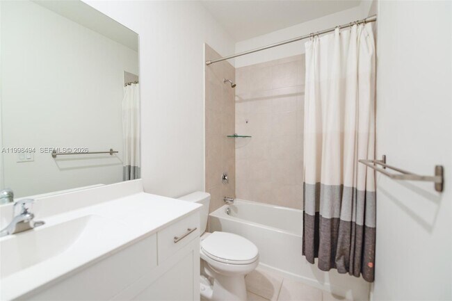 Building Photo - 640 NE 207th St