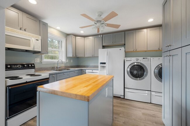 Building Photo - Stratford Hills Brick Ranch