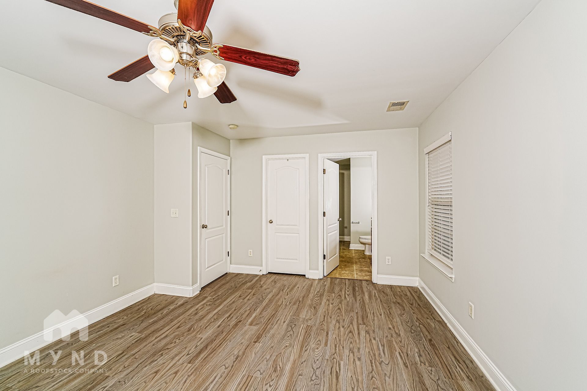 Building Photo - 4053 Cambridge Dr