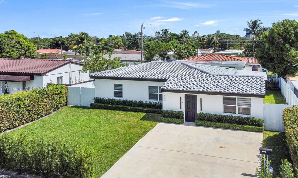 Primary Photo - 18361 NE 20th Pl