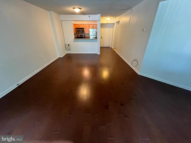 Building Photo - 10101 Grosvenor Pl