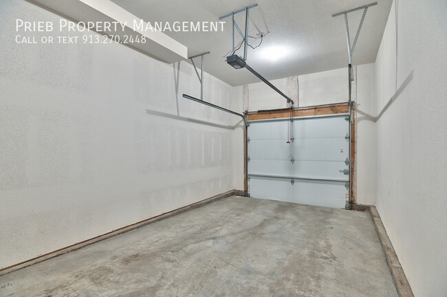 Building Photo - 8811 Findley St