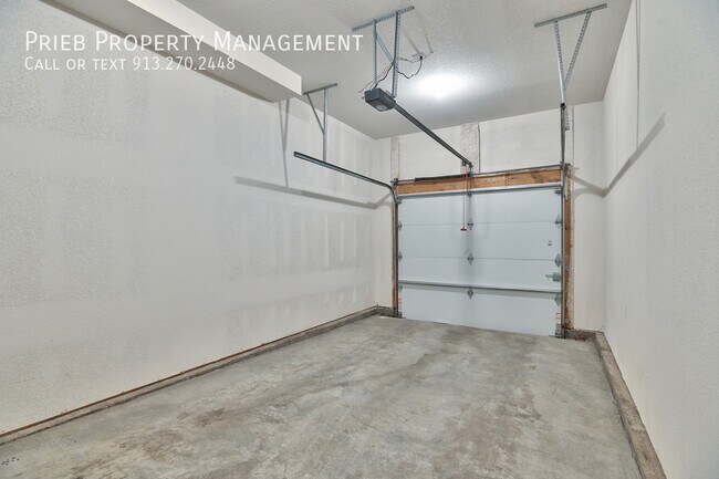 Building Photo - 8825 Findley St