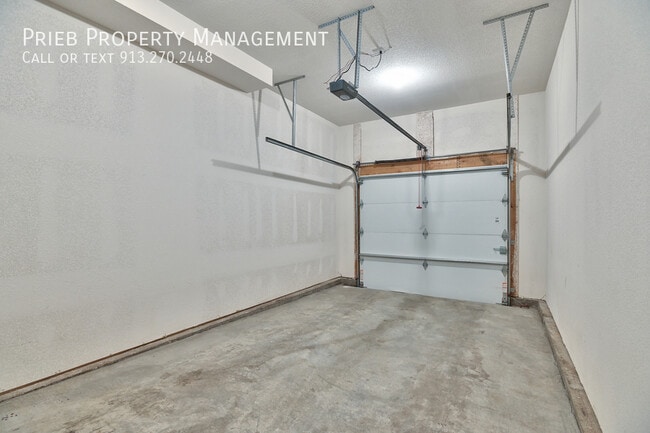 Building Photo - 8915 Findley St