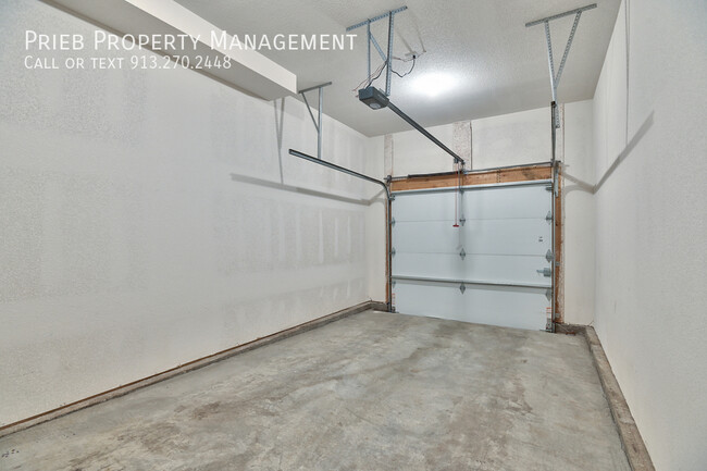 Building Photo - Reserve Townhome - Available February 21st