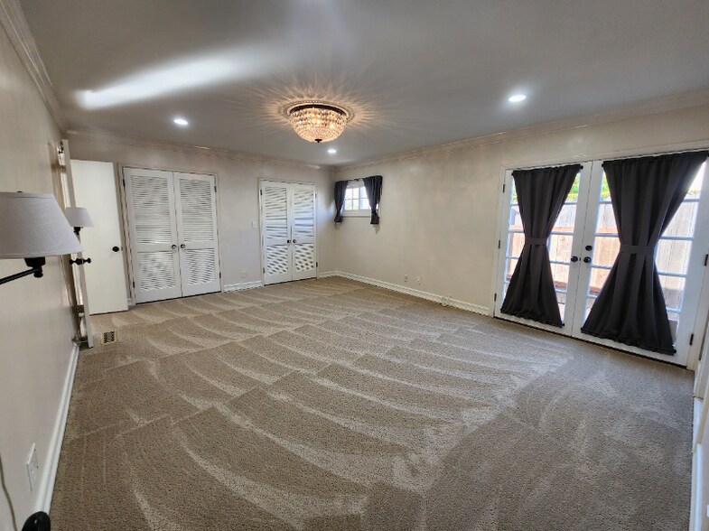 Building Photo - 1219 Essex Ln