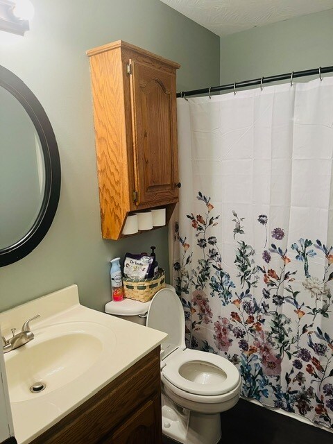 Building Photo - 390 Brook Ave