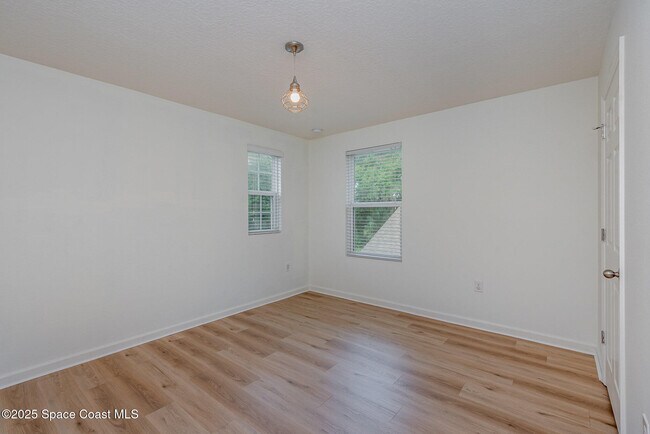 Building Photo - 2675 Falcon Ln