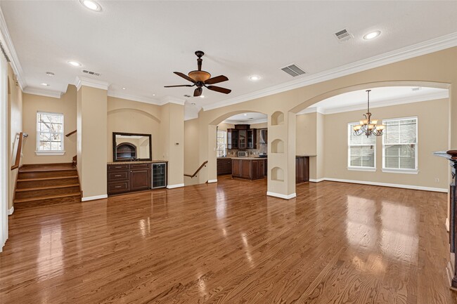 Building Photo - 2736 Cortlandt St