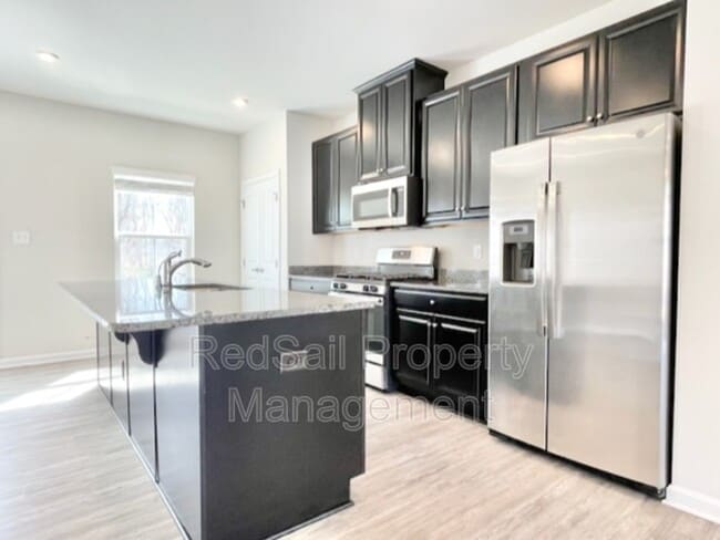 Building Photo - 7551 Luminary Dr