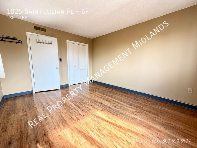 Building Photo - 1825 St Julian Pl