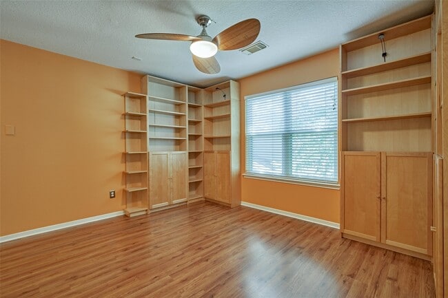 Building Photo - 59 W Gaslight Pl