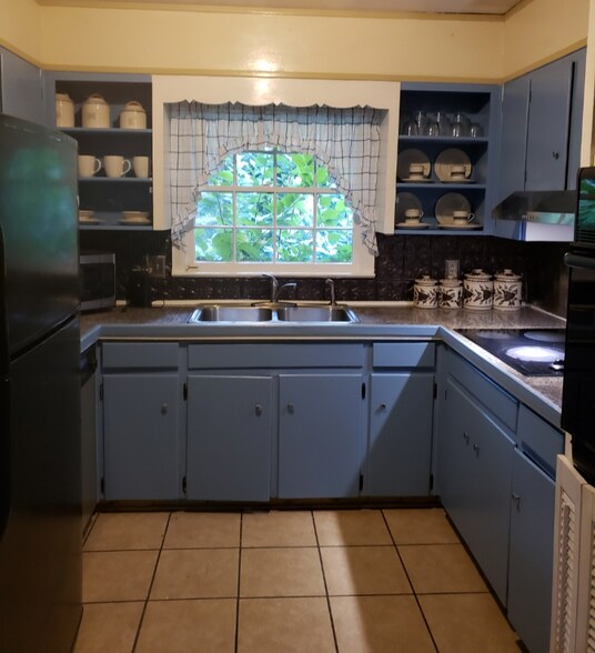 Building Photo - 4197 Fredericksburg Dr