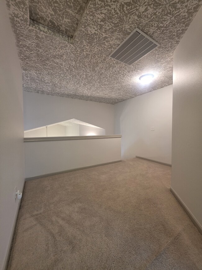 Building Photo - 4373 Hearth St NE