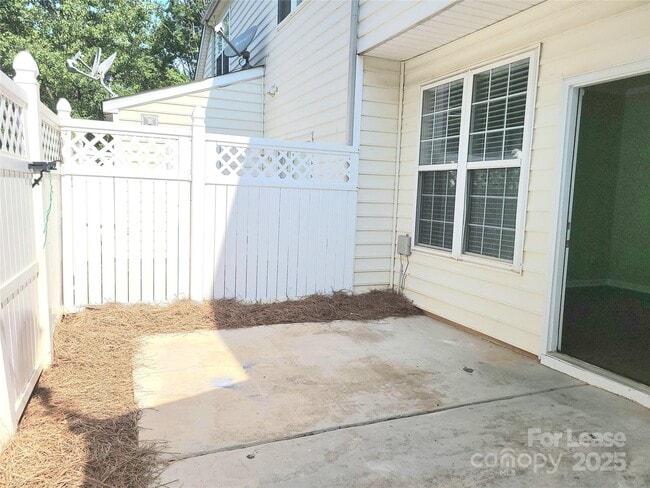 Building Photo - 8415 Chaceview Ct