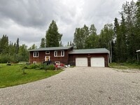 Building Photo - Home in North Pole / 2 Car Garage / Detach...