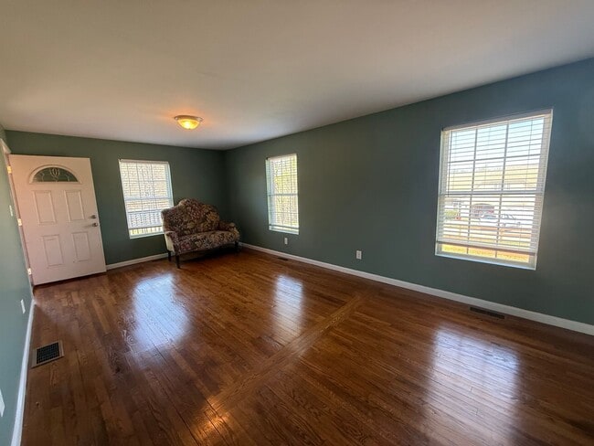 Building Photo - FOR RENT YADKINVILLE