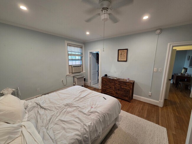 Building Photo - 3010 Wisconsin Ave NW