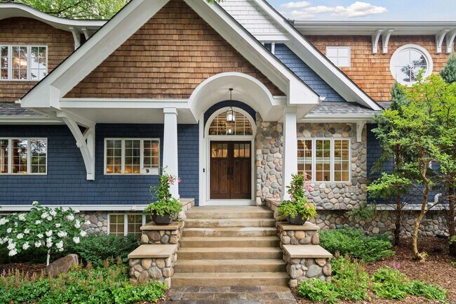 Building Photo - Minnetonka Lakeshore