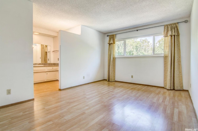 Building Photo - 5039 Cypress Ave