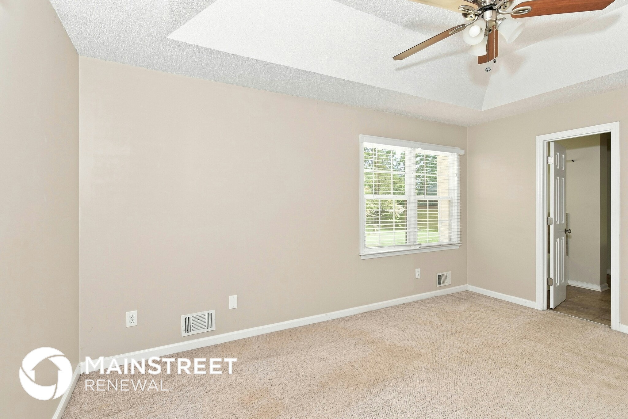 Building Photo - 2728 Horseshoe Creek Dr