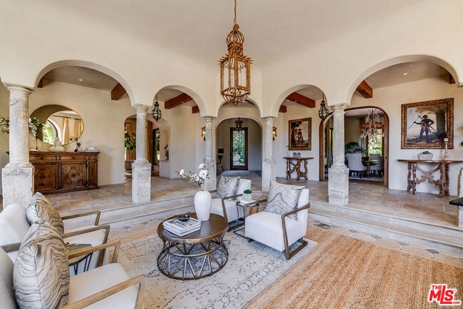 Building Photo - 1550 Amalfi Dr