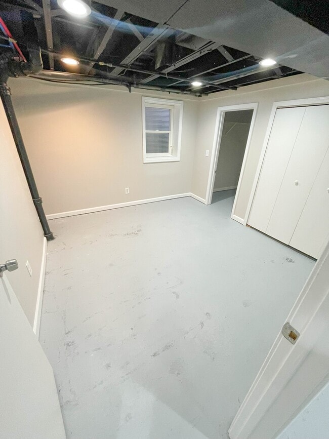 Building Photo - 30816 Grandview Ave