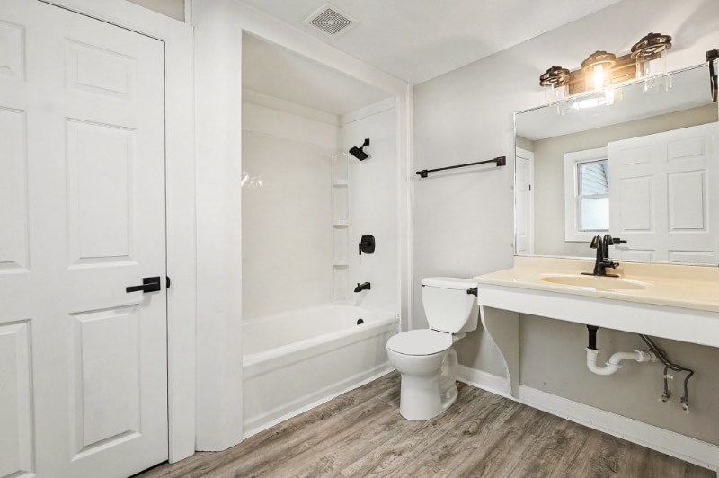 Building Photo - 92 S Clarkson St