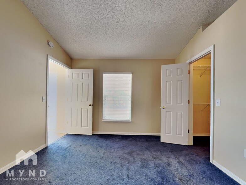 Building Photo - 12244 Pine Bluff St