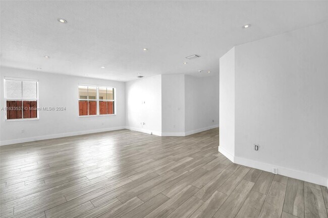 Building Photo - 11430 NW 82nd Terrace