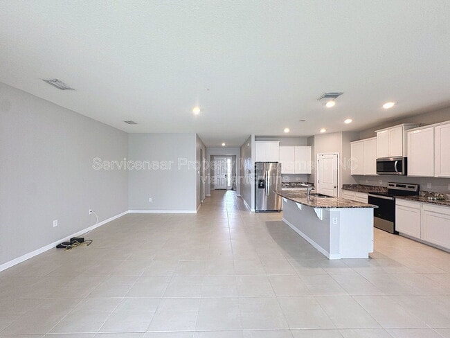 Building Photo - 13542 Golden Lime Ave