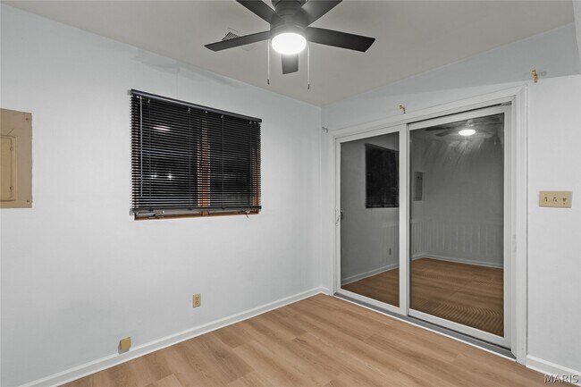 Building Photo - 307 Britanna Dr