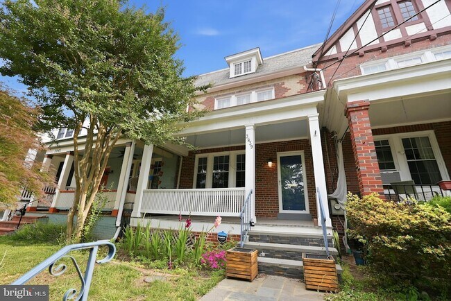 Building Photo - 3839 Beecher St NW
