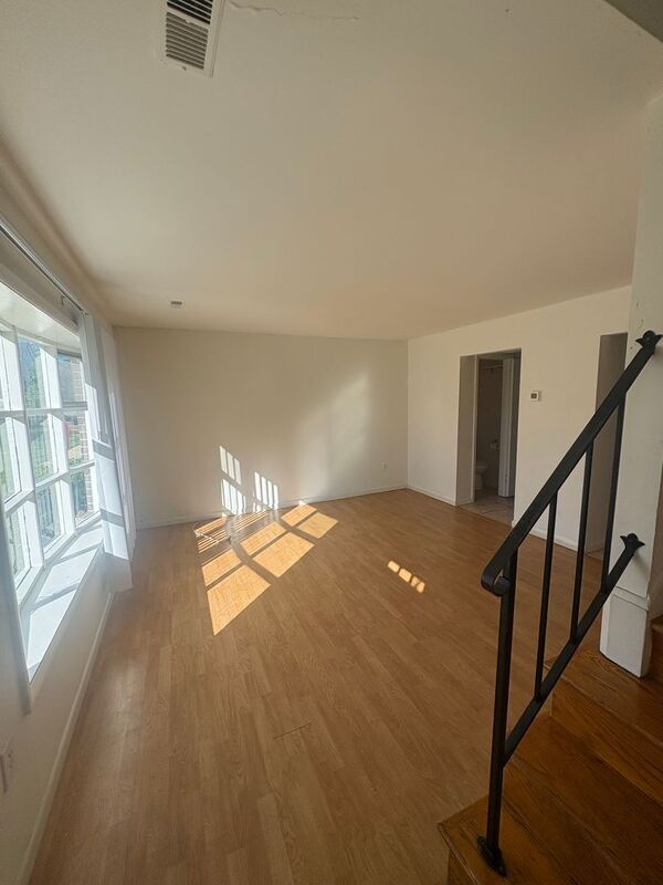 Building Photo - 5521 Walther Ave