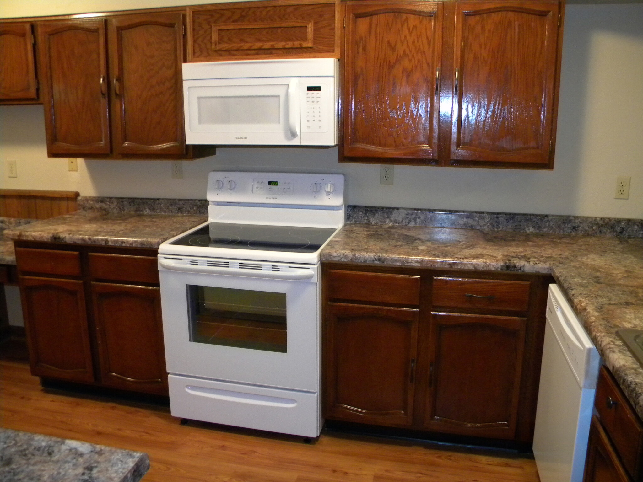 kitchen - 511 E 3rd St