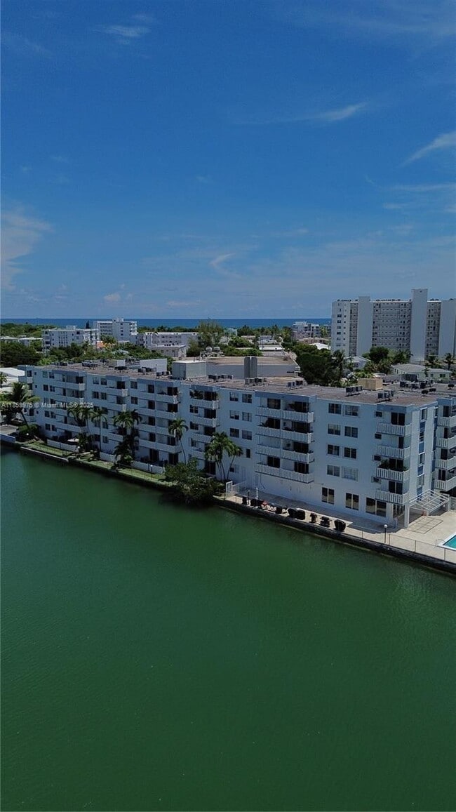 Building Photo - 7900 Tatum Waterway Dr
