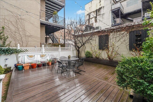 Building Photo - 403 Adams St