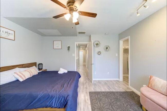 Building Photo - 13131 Dawn Hollow Ln