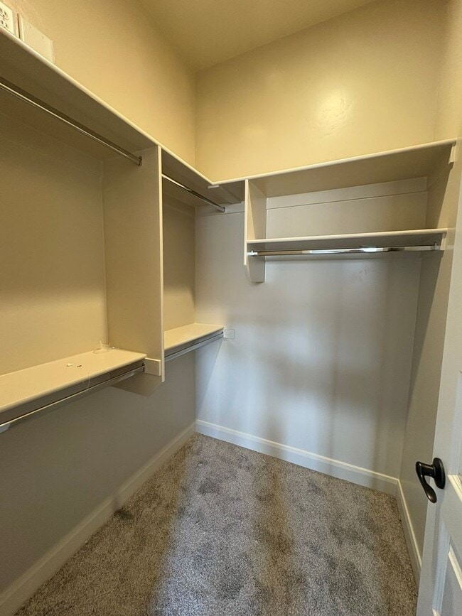 Building Photo - Brand New Townhome In Hurricane