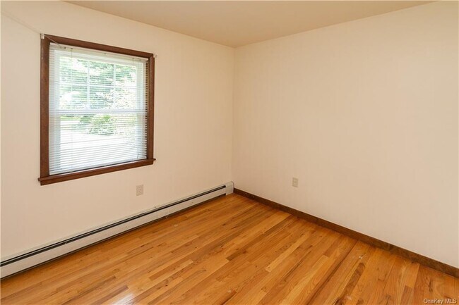 Building Photo - 5 Boxwood Close