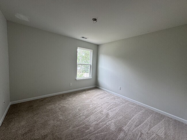 Building Photo - 1011 Sago Palm Ct