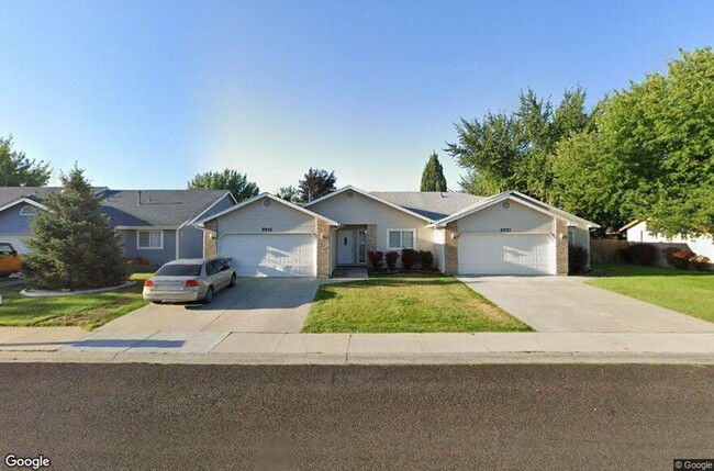 Building Photo - 9545 W Edna St