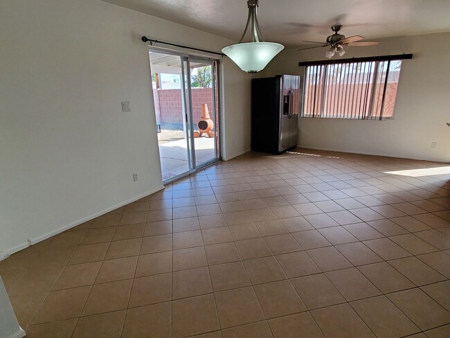 Building Photo - 3 bedroom with mother in law suite/ home o...