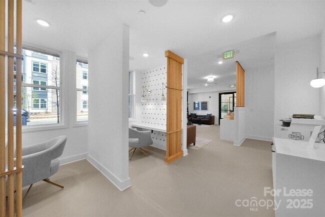 Building Photo - 9821 Research Dr