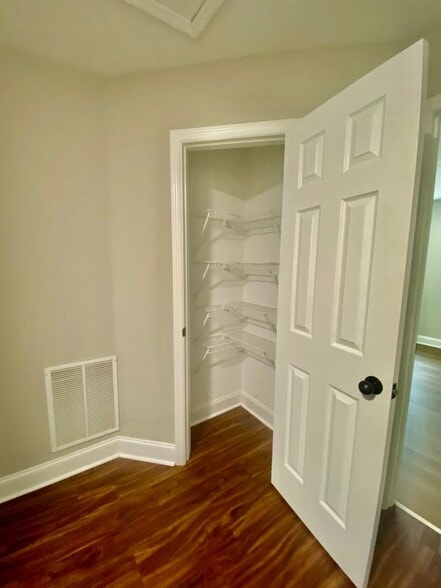 Building Photo - 1114 Maple Tree Ln