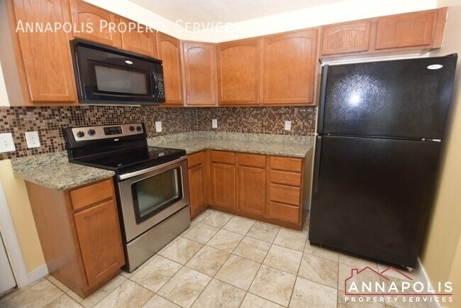 Building Photo - 110A Sabrina Ln